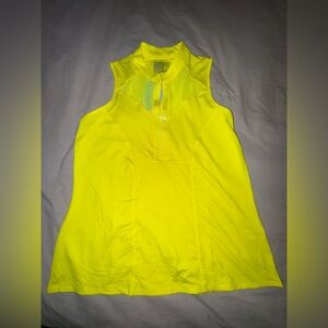 NWT AUTHENTIC LUCKY IN LOVE GOLF TENNIS PICKLEBALL YELLOW TOP SIZE MEDIUM